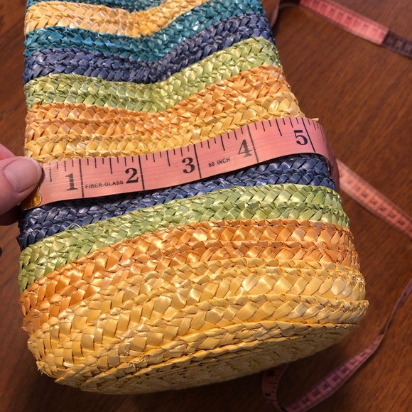 Wheat Straw Striped Summer Bucket Bag with Leather Straps - Picture 12 of 16